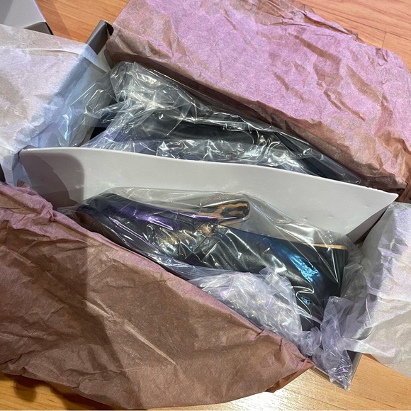 NWT - Picture 4 of 7